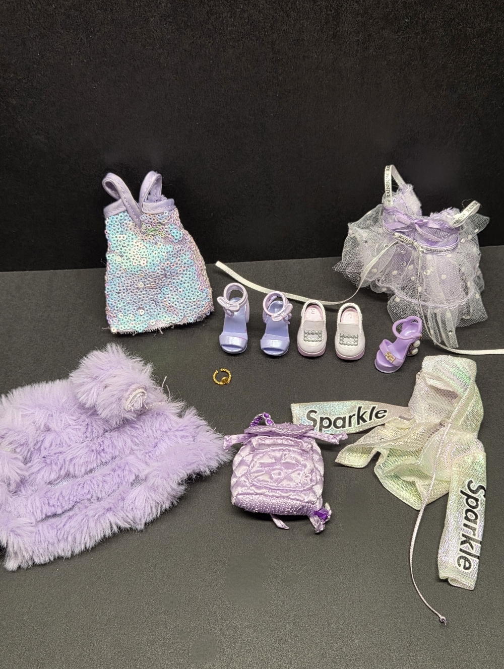 Rainbow High Violet Willow Fashion Clothes & Accessories Incomplete W/Flaws